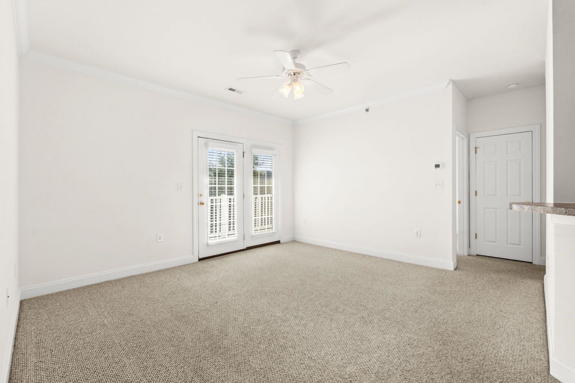 2025 Silvercrest Dr. Photo 9