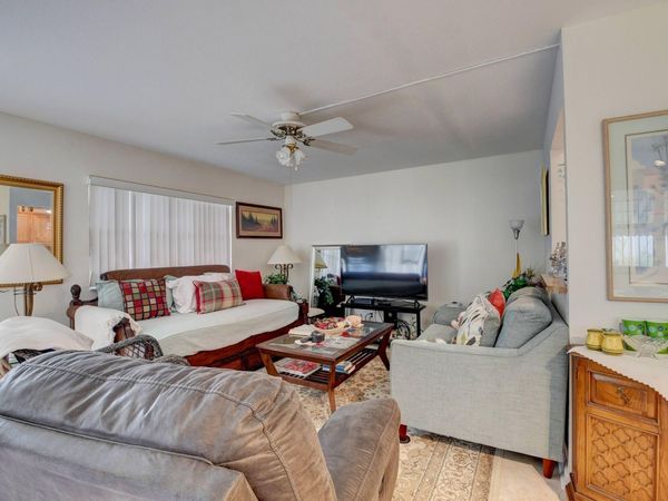 450 Brittany Drive, Delray Beach, FL 33446