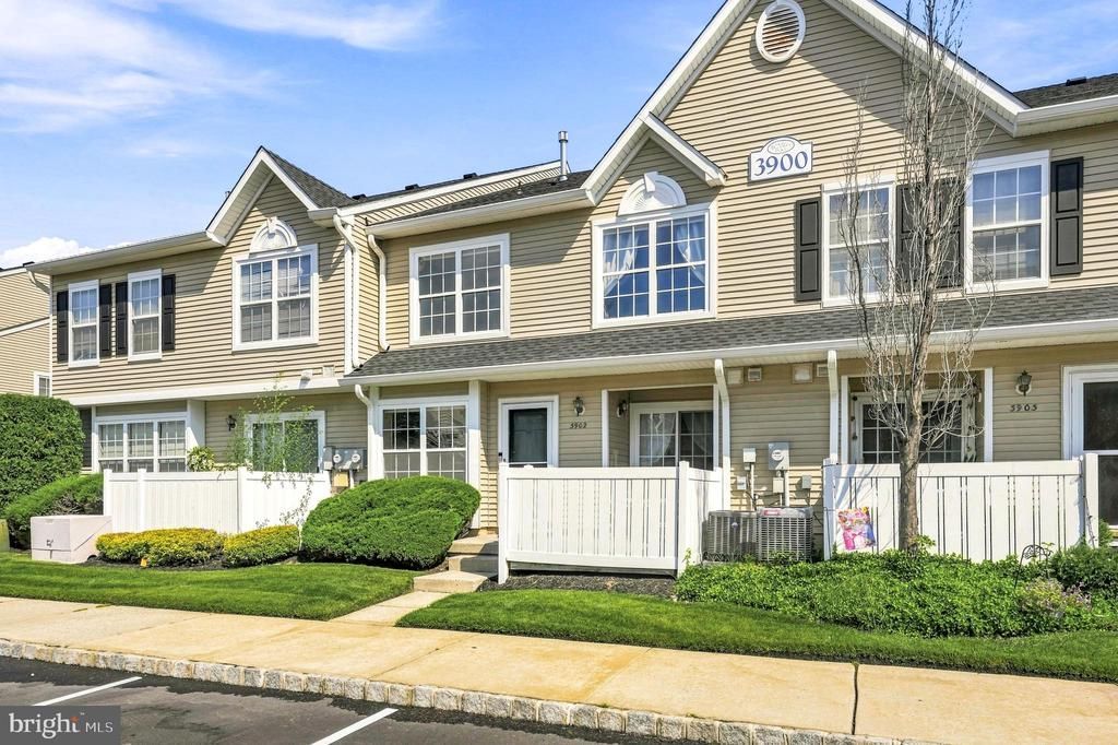 3902 Buxmont Rd, Marlton, NJ 08053 Main Photo