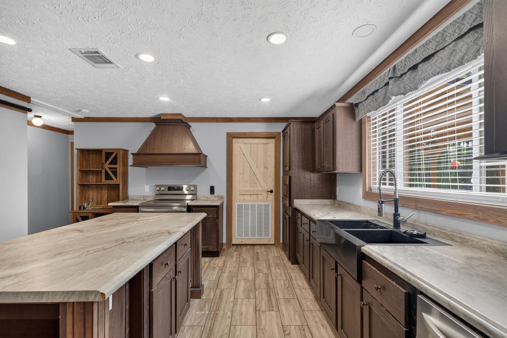 1308 Whitehouse Road Photo 10