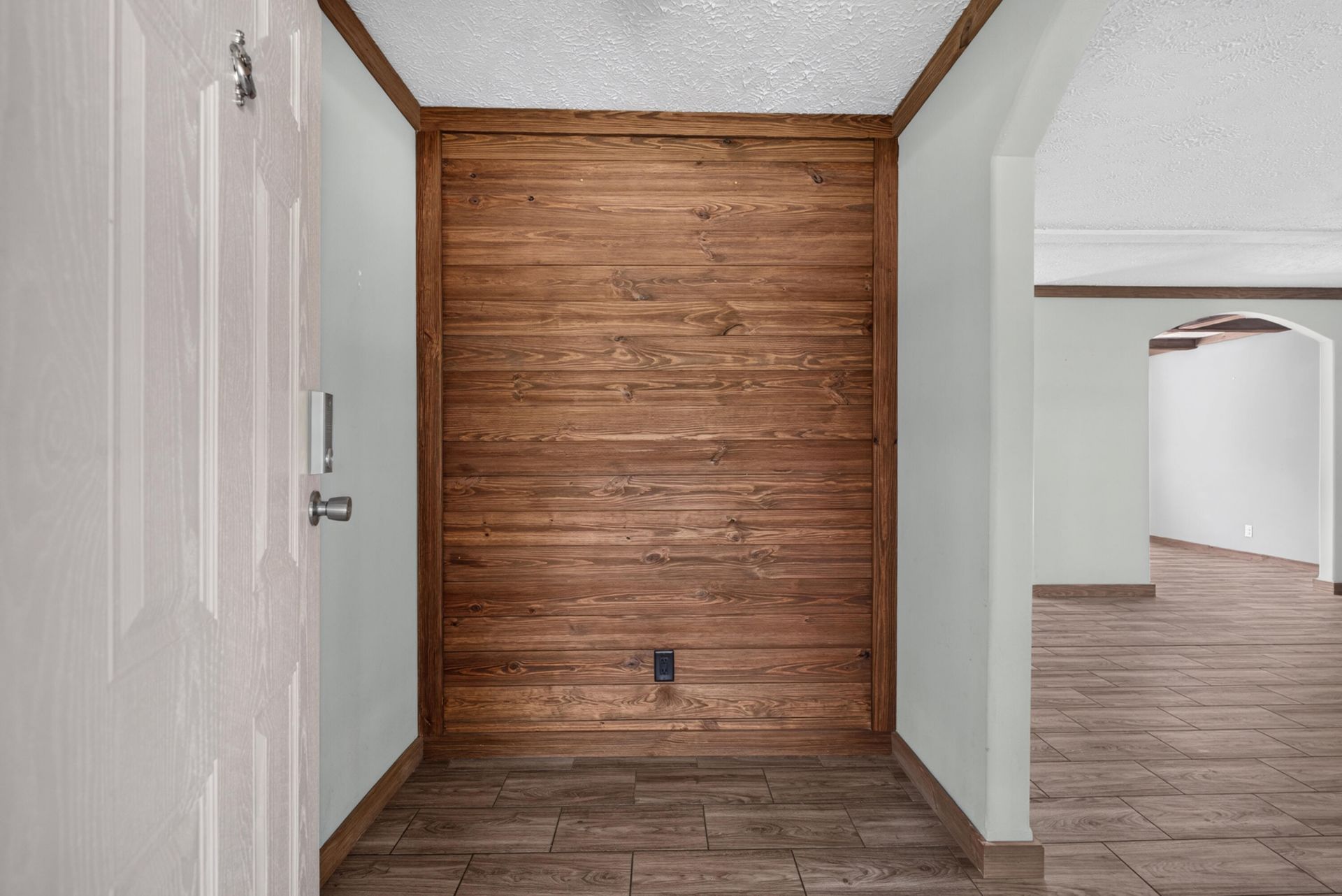 1308 Whitehouse Road Photo 7