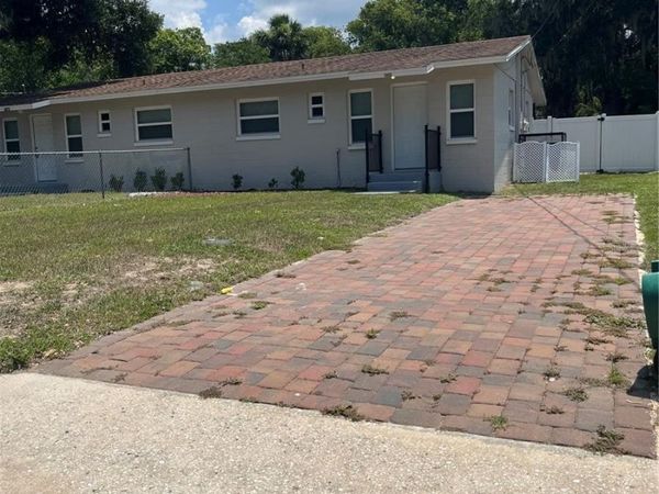 1424 N TREMAIN STREET , MOUNT DORA, FL 32757