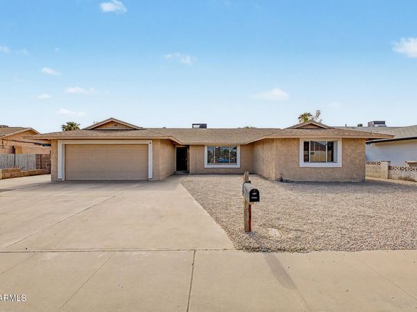 5220 N 68TH Avenue, Glendale, AZ 85303