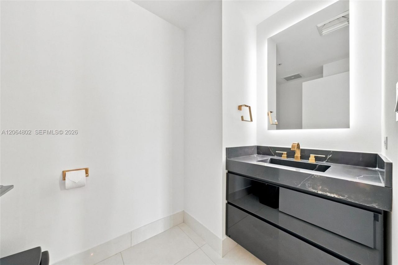 3470 E Coast Ave , Unit H0901, Miami, FL 33137 Photo