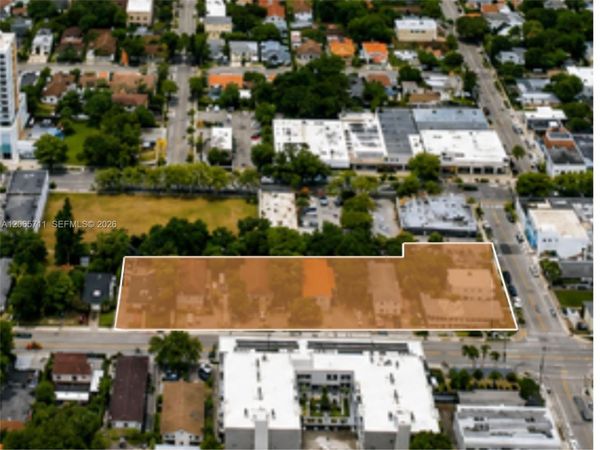 SW 7th Street , Miami, FL 33130