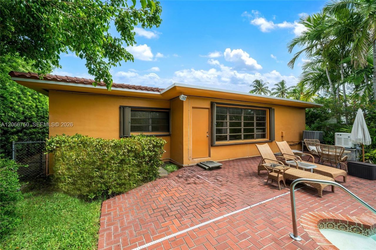 1860 Cleveland Rd , Miami Beach, FL 33141 Photo