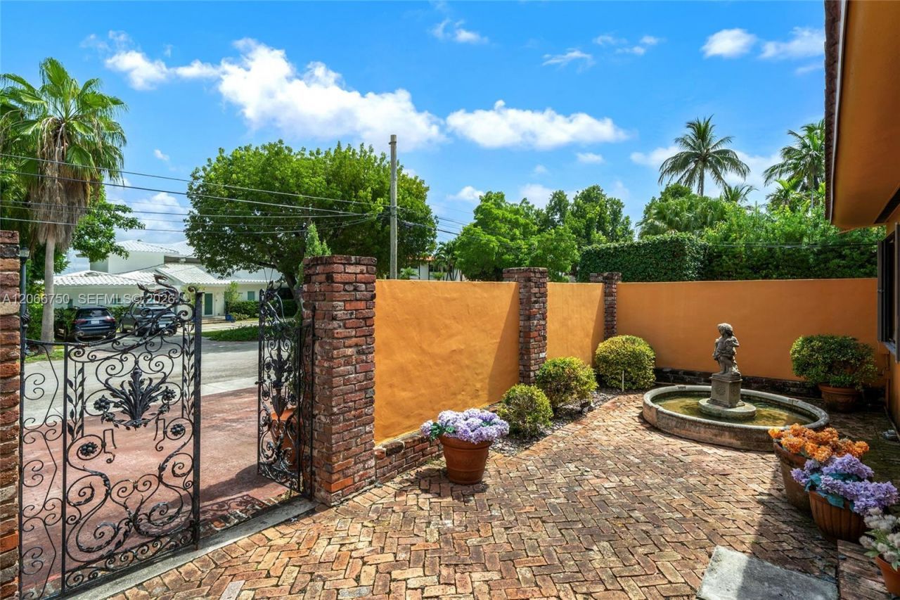 1860 Cleveland Rd , Miami Beach, FL 33141 Photo