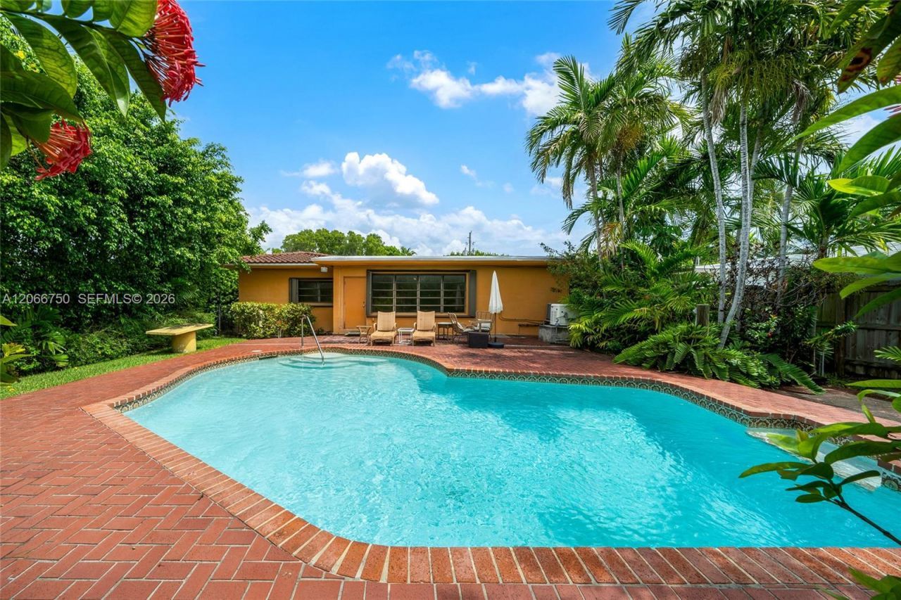 1860 Cleveland Rd , Miami Beach, FL 33141 Photo