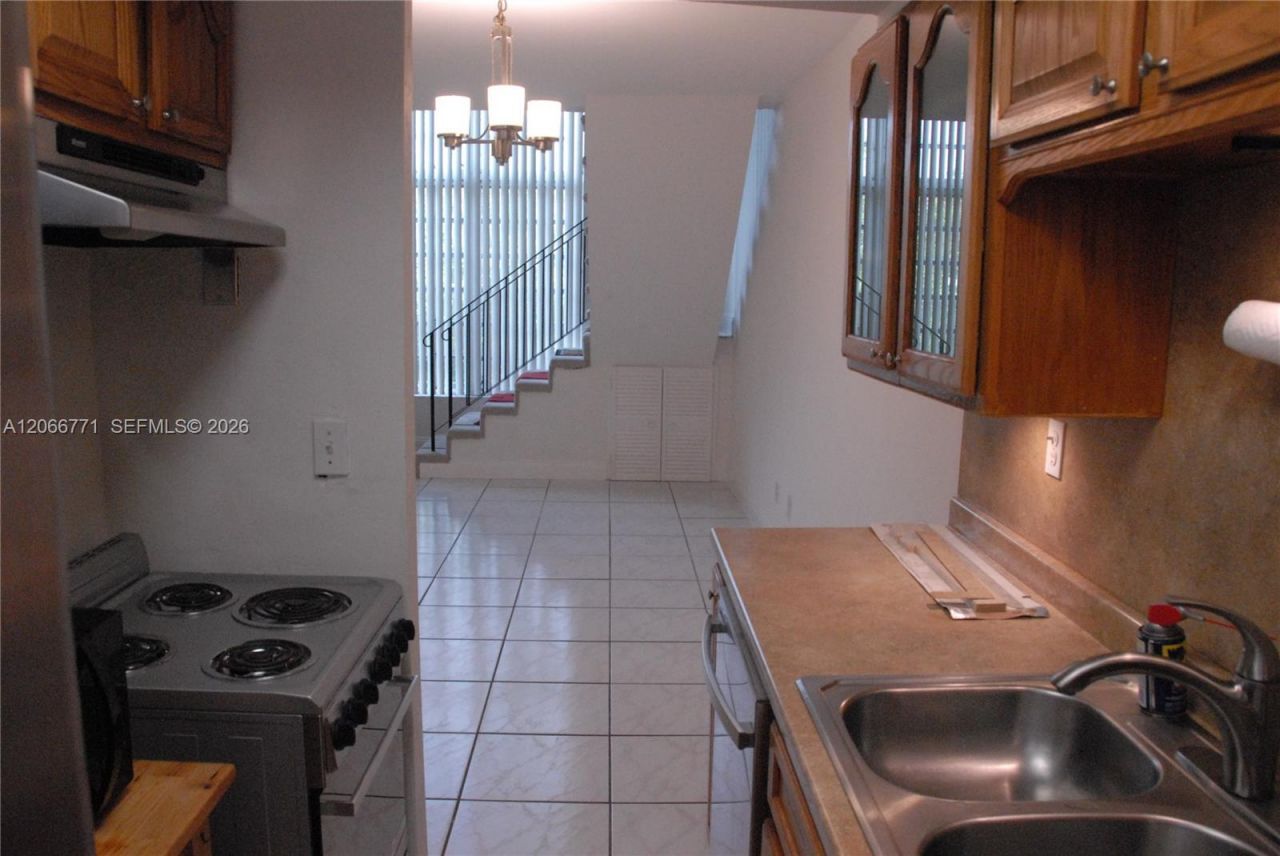 10907 N Kendall Dr, Unit 416, Miami, FL 33176 Photo