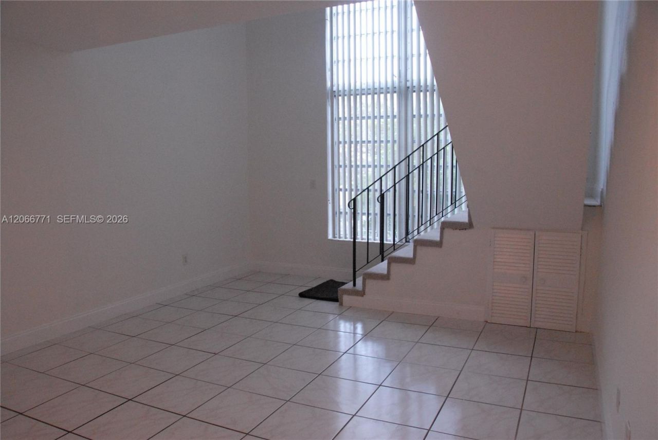 10907 N Kendall Dr, Unit 416, Miami, FL 33176 Photo