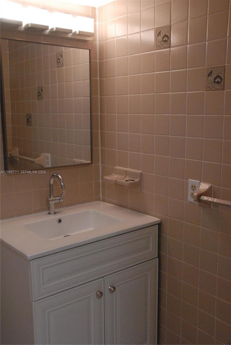 10907 N Kendall Dr, Unit 416, Miami, FL 33176 Photo