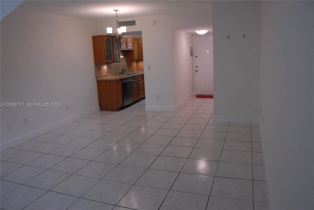 10907 N Kendall Dr, Unit 416, Miami, FL 33176 Photo