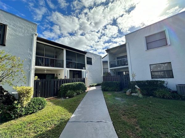 9427 Fontainebleau Blvd , Unit 102-34, Miami, FL 33172