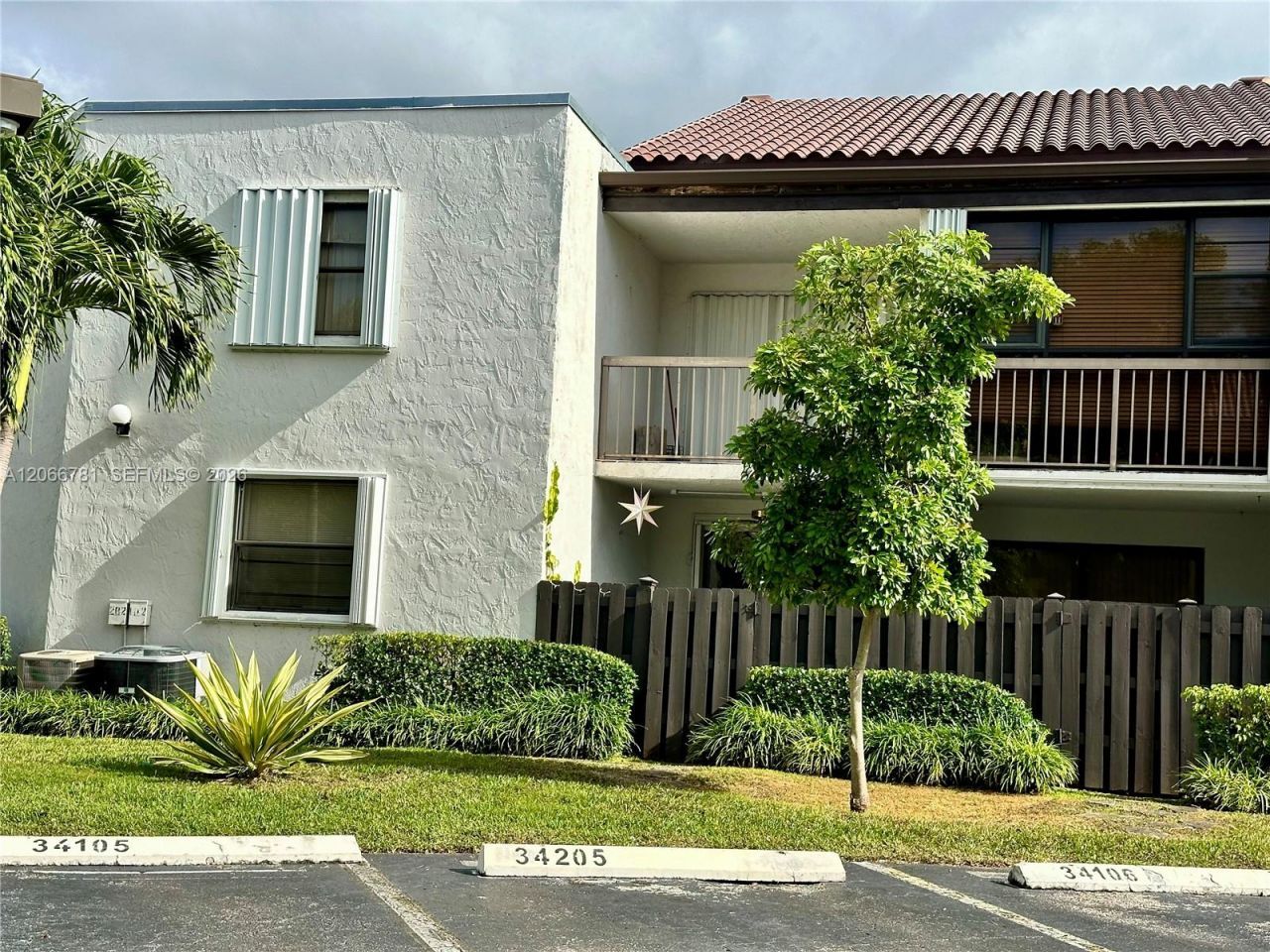 9427 Fontainebleau Blvd , Unit 102-34, Miami, FL 33172 Photo