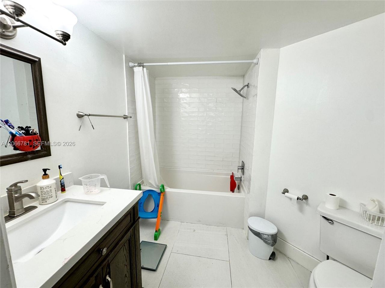9427 Fontainebleau Blvd , Unit 102-34, Miami, FL 33172 Photo