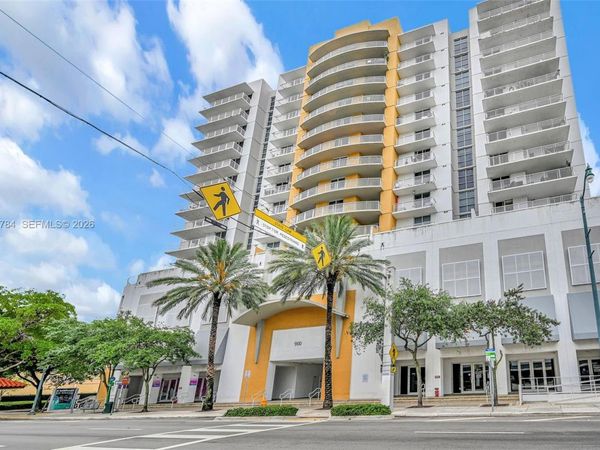 900 SW 8th St , Unit 908, Miami, FL 33130