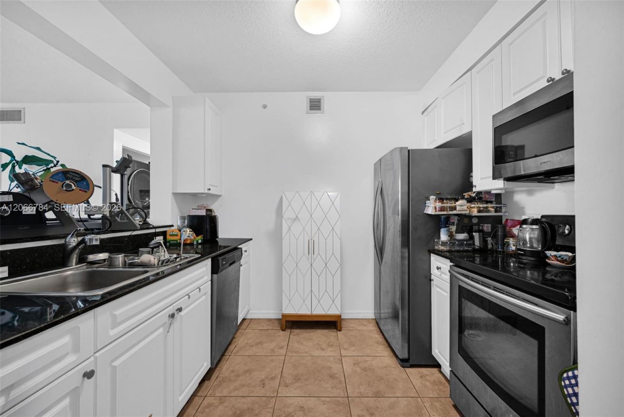 900 SW 8th St , Unit 908, Miami, FL 33130 Photo