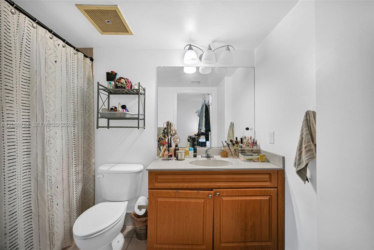 900 SW 8th St , Unit 908, Miami, FL 33130 Photo