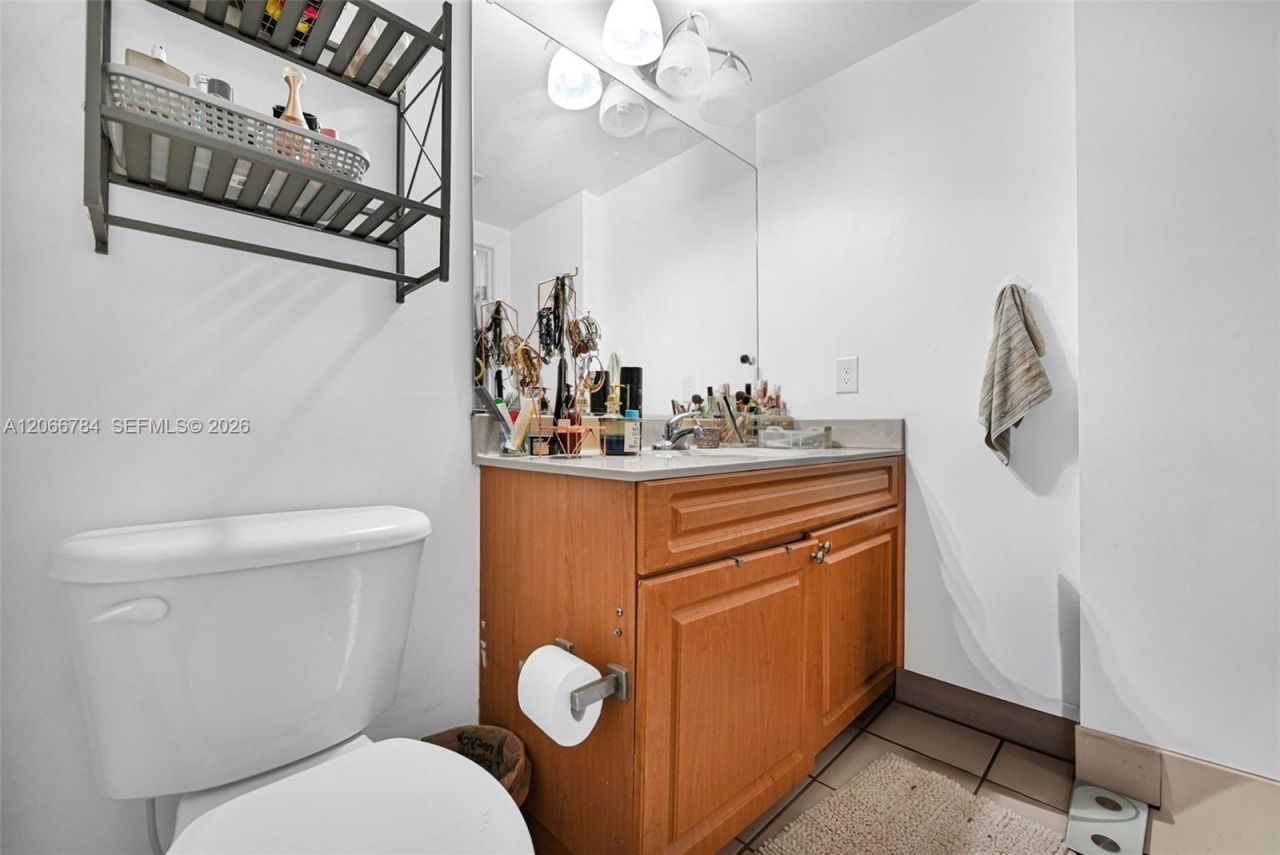 900 SW 8th St , Unit 908, Miami, FL 33130 Photo