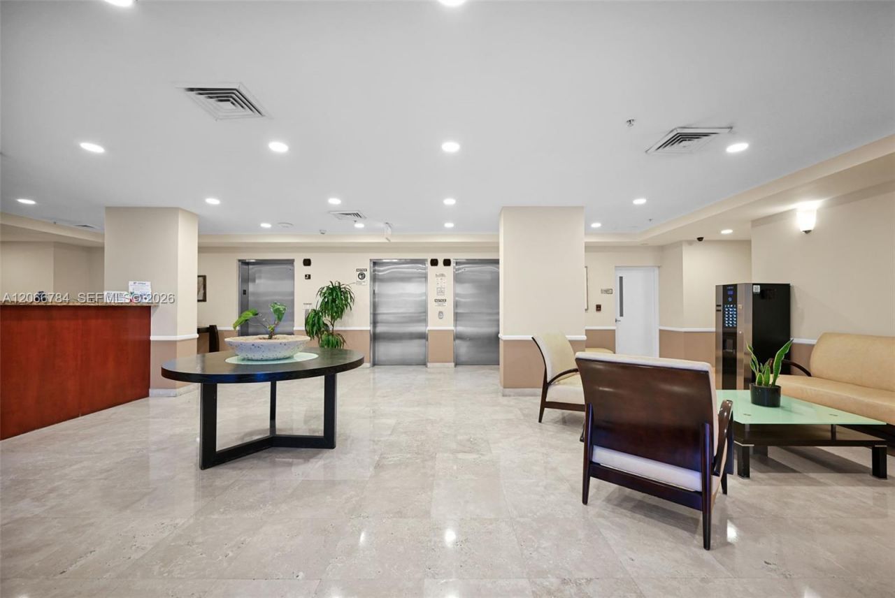 900 SW 8th St , Unit 908, Miami, FL 33130 Photo