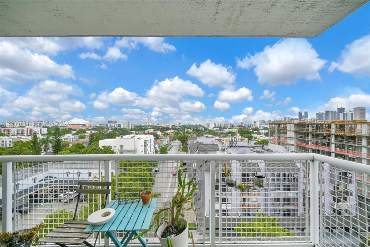 900 SW 8th St , Unit 908, Miami, FL 33130 Photo