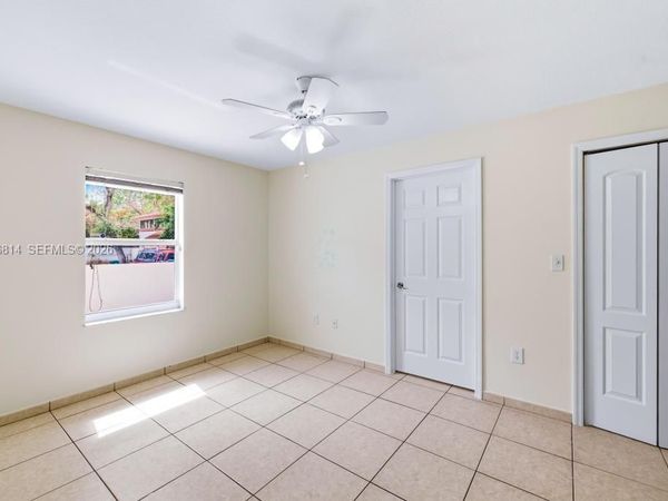 3072 NW 14th St , Unit REAR, Miami, FL 33125