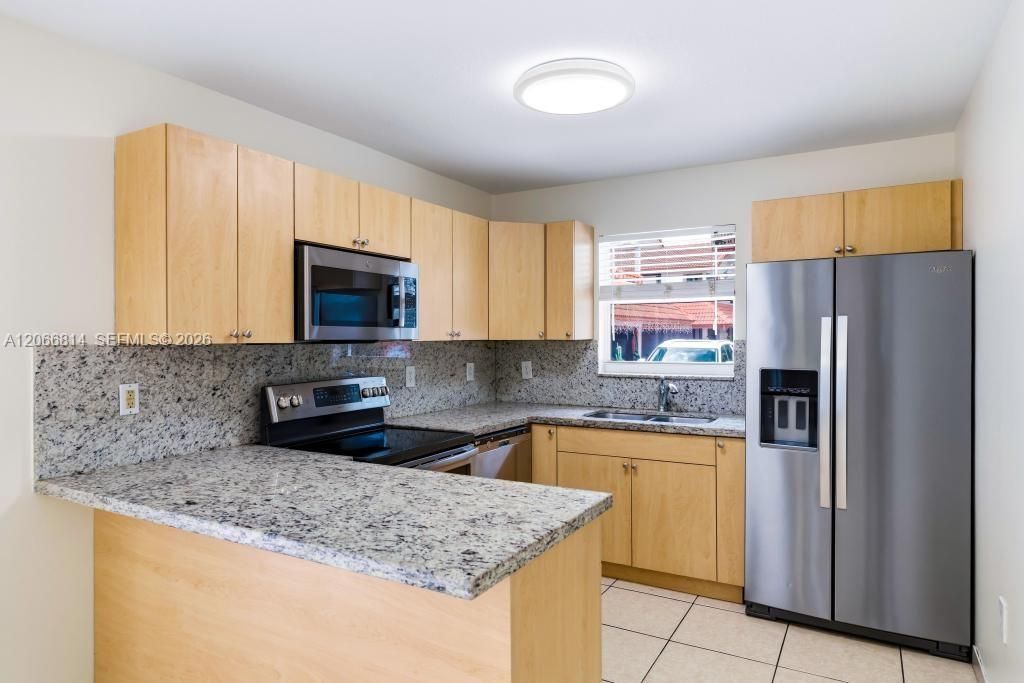 3072 NW 14th St, Unit REAR, Miami, FL 33125 Photo