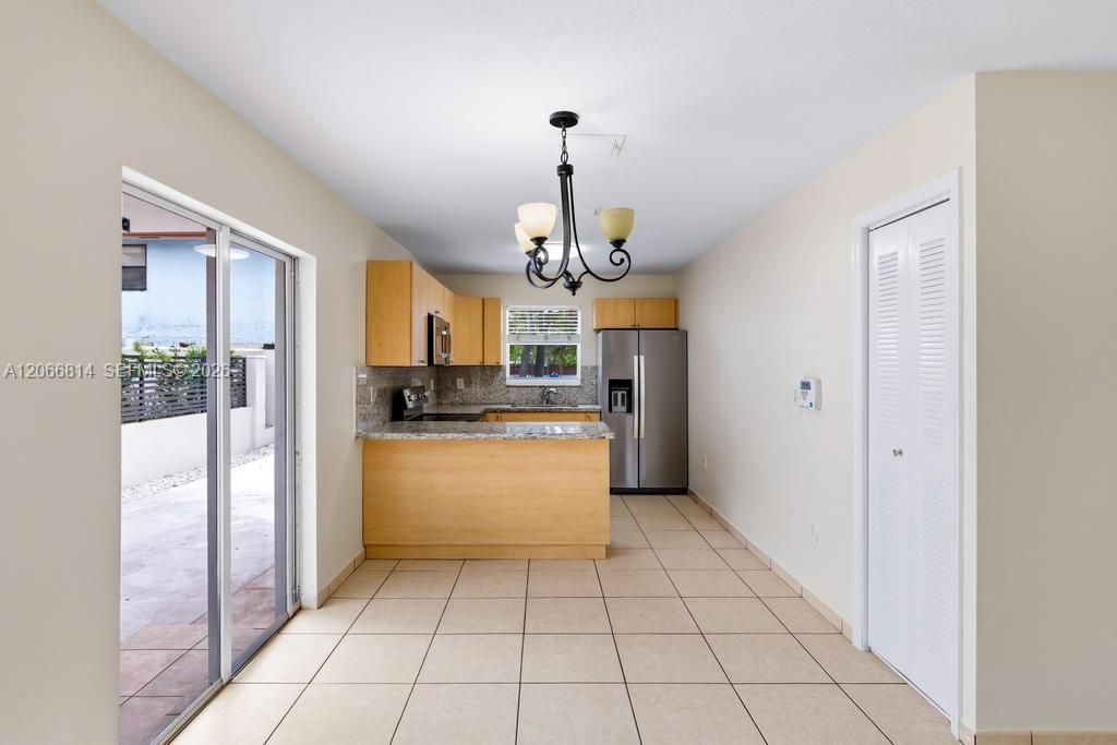 3072 NW 14th St , Unit REAR, Miami, FL 33125 Photo