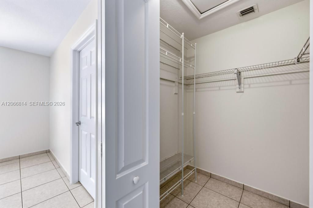 3072 NW 14th St , Unit REAR, Miami, FL 33125 Photo