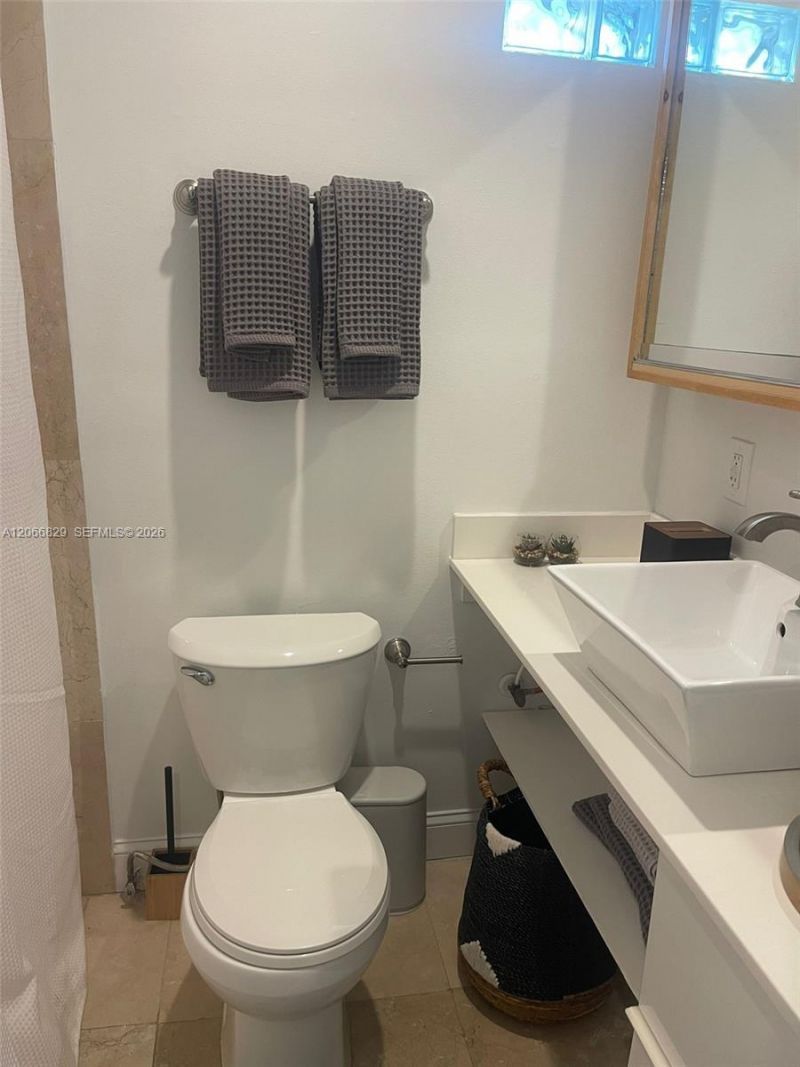 338 Roosevelt St, Unit 1002, Hollywood, FL 33019 Photo