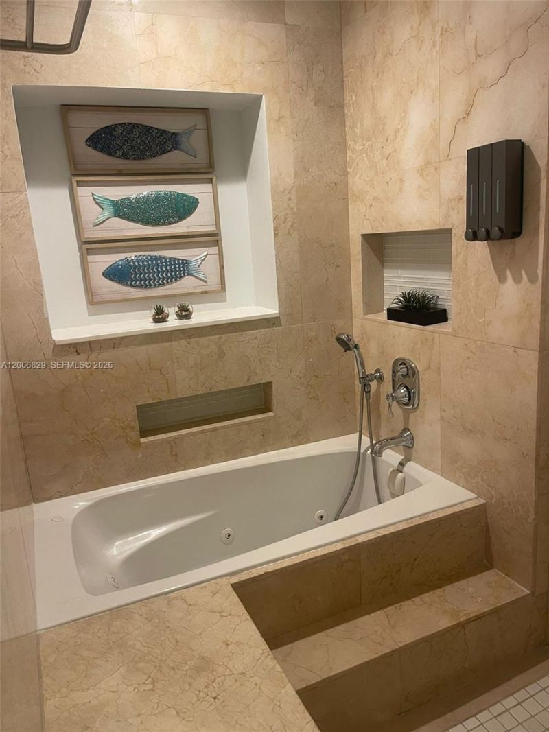 338 Roosevelt St, Unit 1002, Hollywood, FL 33019 Photo