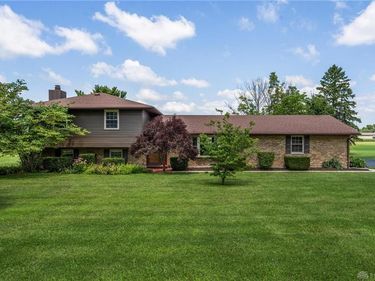 2145 Ginghamsburg Frederick Road, Tipp City, OH 45371