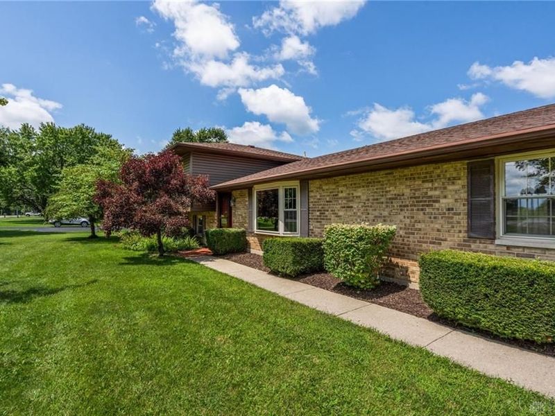 2145 Ginghamsburg Frederick Road, Tipp City, OH 45371 Photo 2