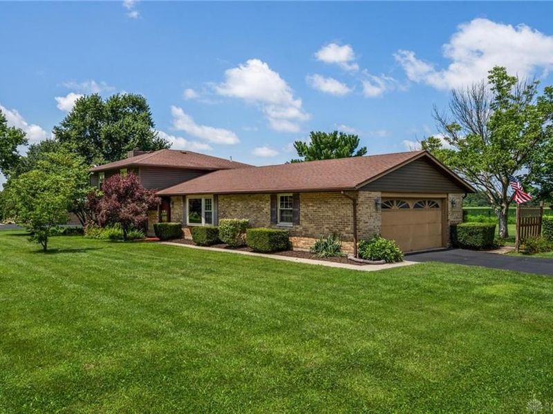 2145 Ginghamsburg Frederick Road, Tipp City, OH 45371 Photo 3