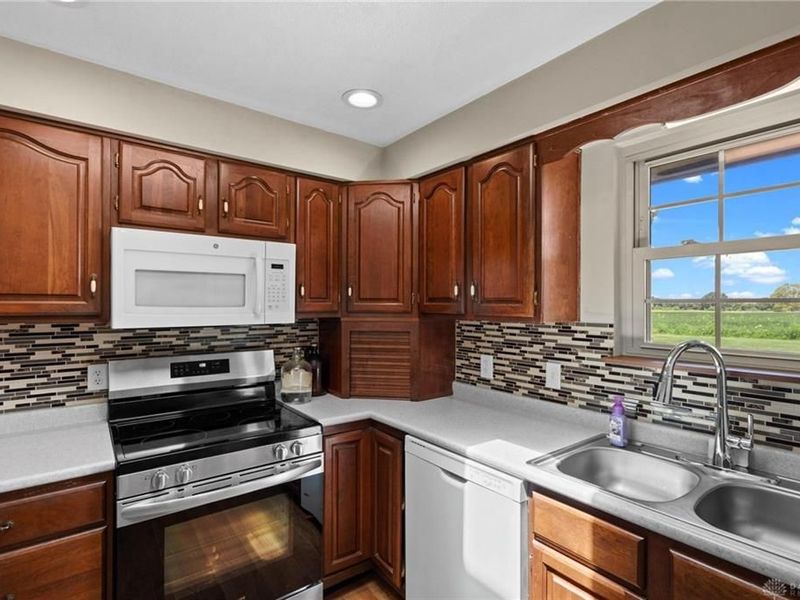 2145 Ginghamsburg Frederick Road, Tipp City, OH 45371 Photo 9