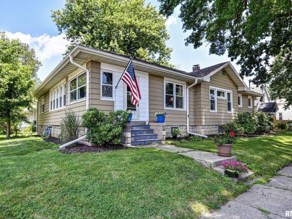 602 N CHEROKEE Street, Taylorville, IL 62568
