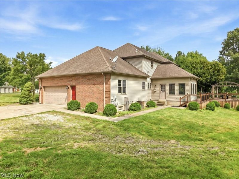 6605 Brookhollow Drive SW, Warren, OH 44481 Photo 4