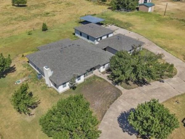 16 Brenda LN, Round Rock, TX 78665
