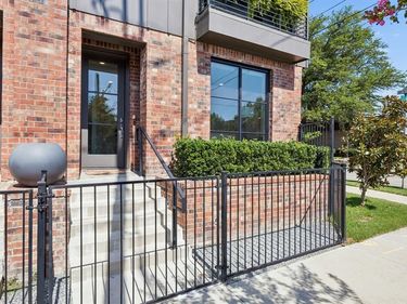 737 N Zang Boulevard, Unit 103, Dallas, TX 75208