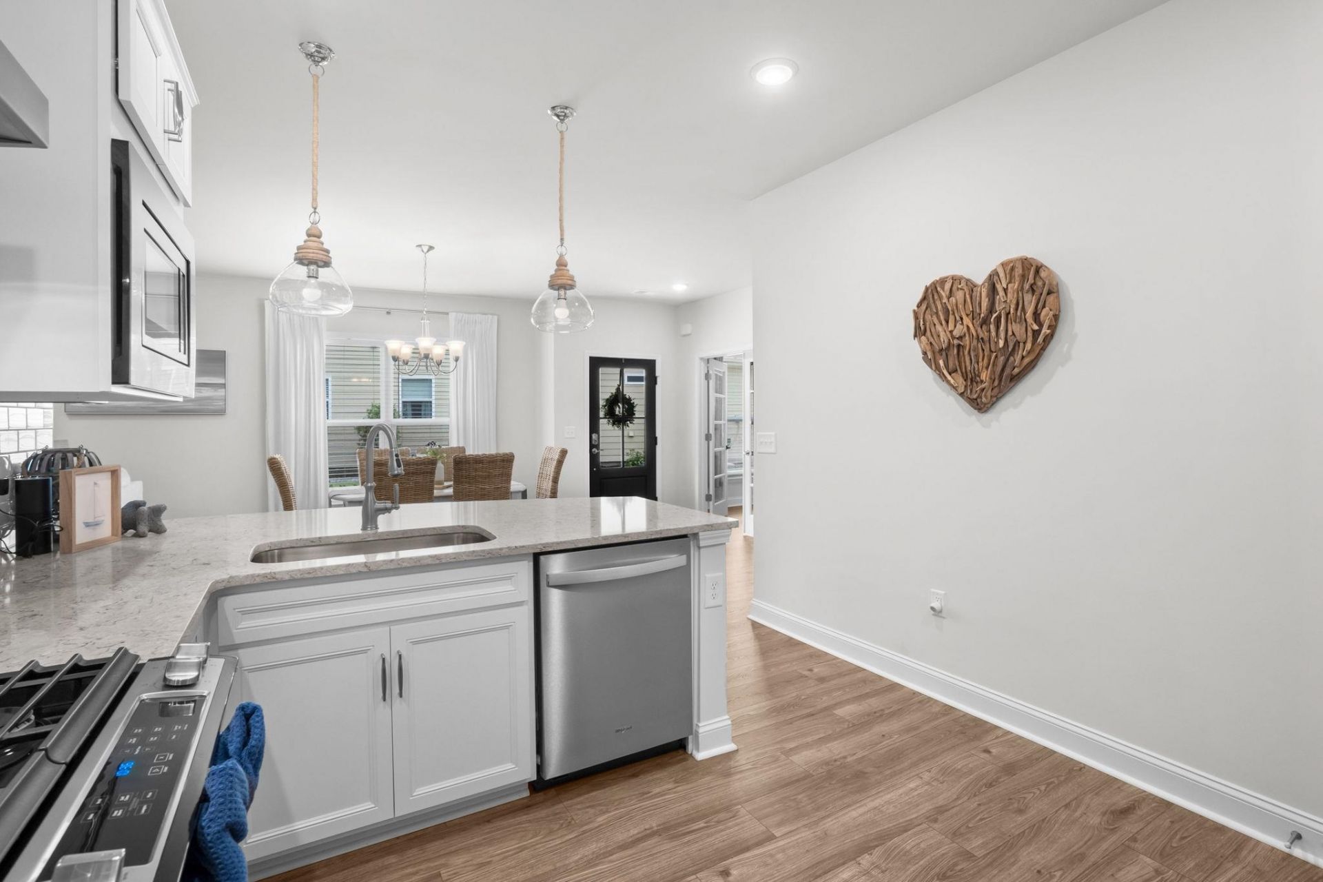 5905 Cremona Dr. Photo 18