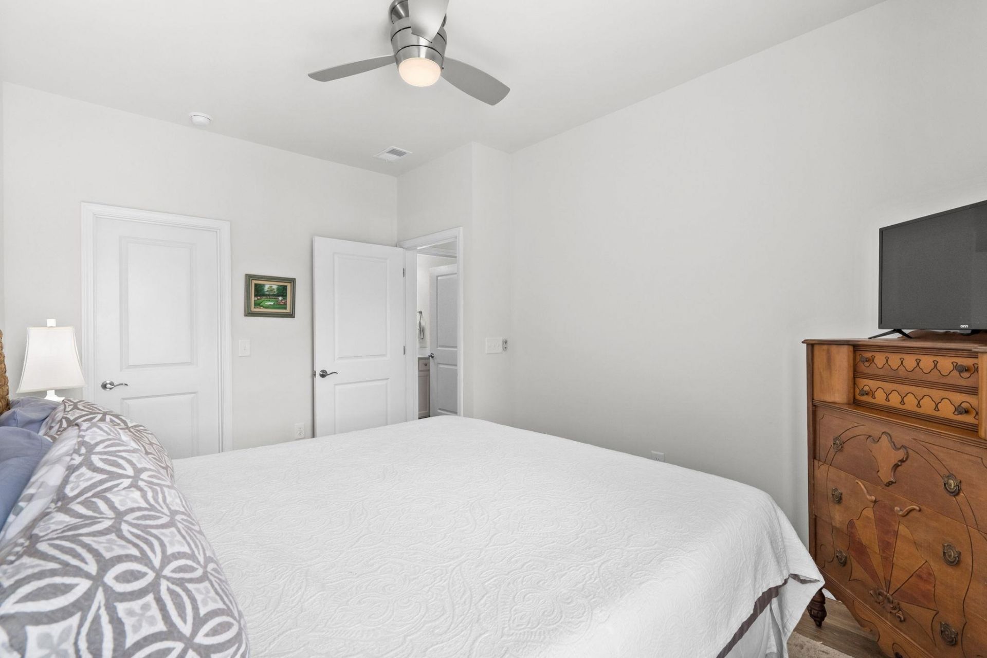 5905 Cremona Dr. Photo 36