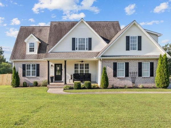 500 Fawn Ct, Burns, TN 37029