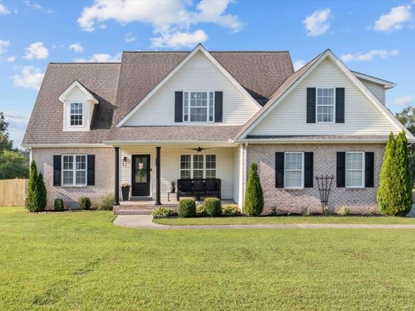 500 Fawn Ct, Burns, TN 37029