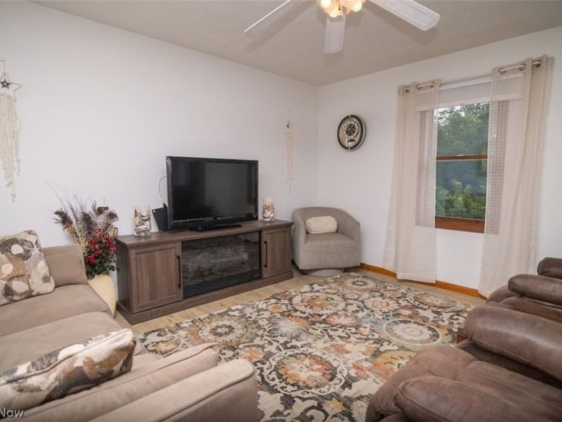 68462 Woodcroft Drive, Saint Clairsville, OH 43950 Photo 7