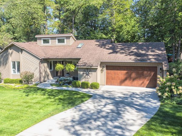 31 Forest Hills Drive, Holland, MI 49424