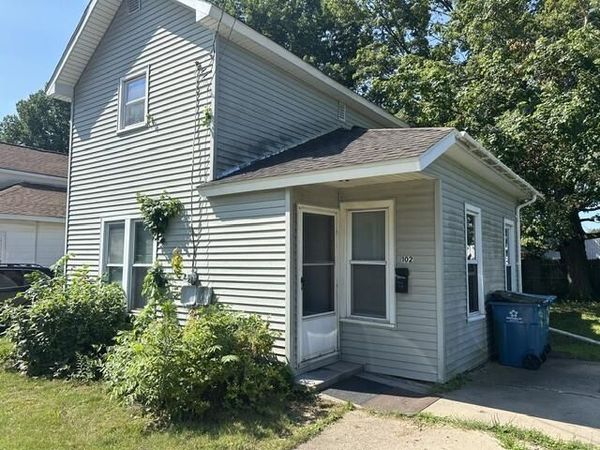 102 S George Street, Decatur, MI 49045