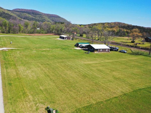 333 Manor Drive , Melbourne, AR 72556
