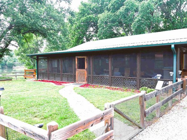 858 N Riverview Lane, Mountain View, AR 72560