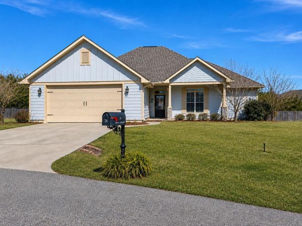 26 W SYCAMORE, Sumrall, MS 39482