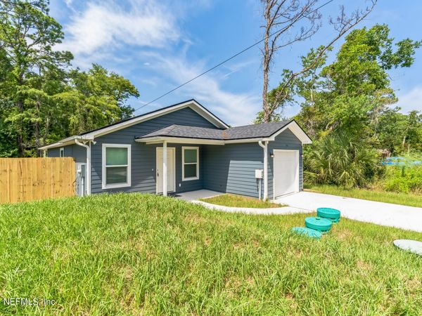 908 W 9TH Street, St. Augustine, FL 32084